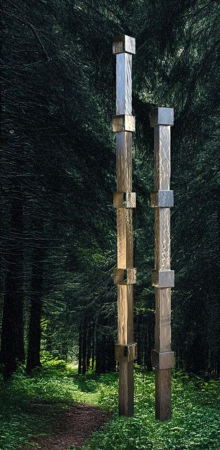 Skulptur Wasserfall aus 2025 im grünen Wald